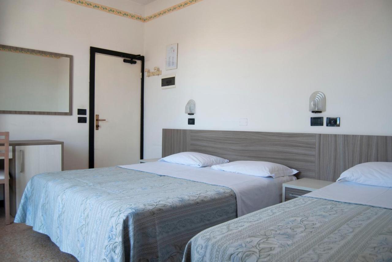 רימיני Hotel Ardesia מראה חיצוני תמונה