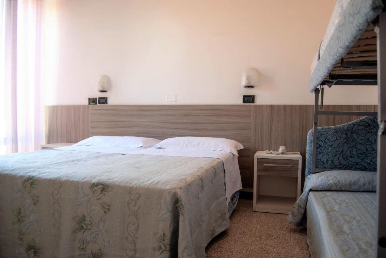 רימיני Hotel Ardesia מראה חיצוני תמונה