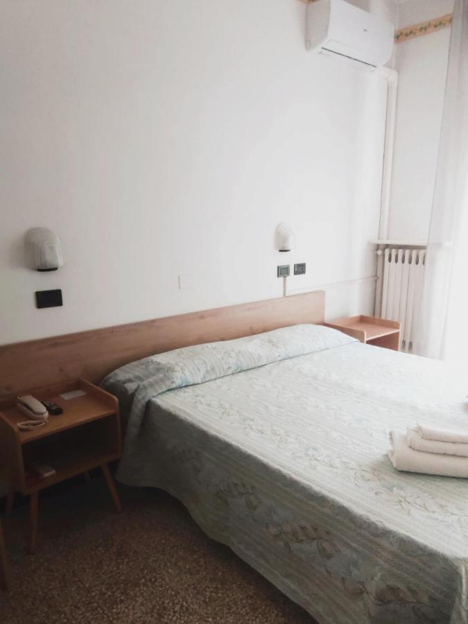 רימיני Hotel Ardesia מראה חיצוני תמונה