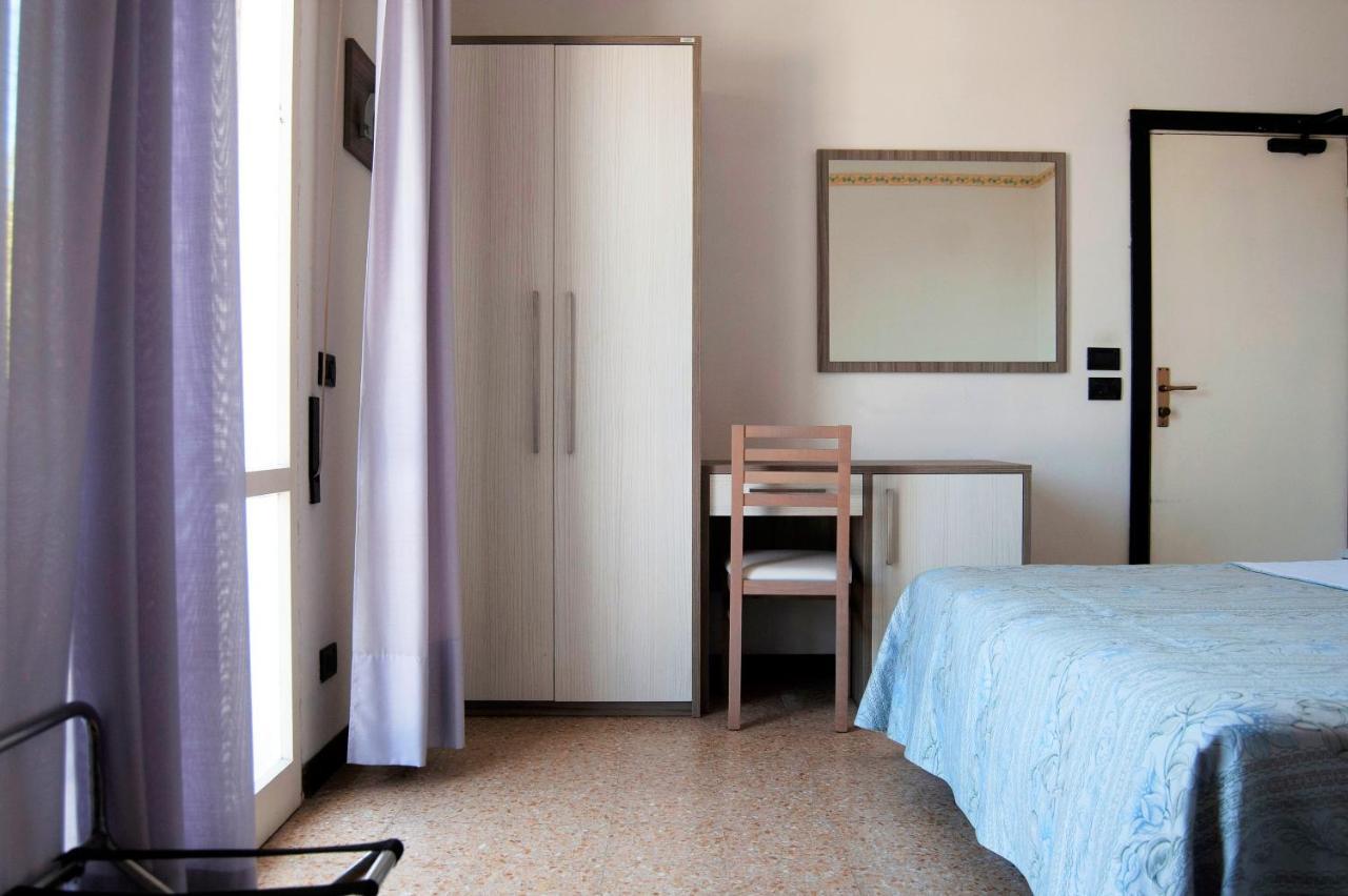 רימיני Hotel Ardesia מראה חיצוני תמונה