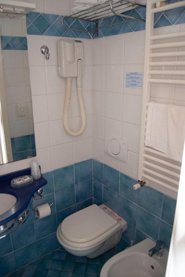 רימיני Hotel Ardesia מראה חיצוני תמונה