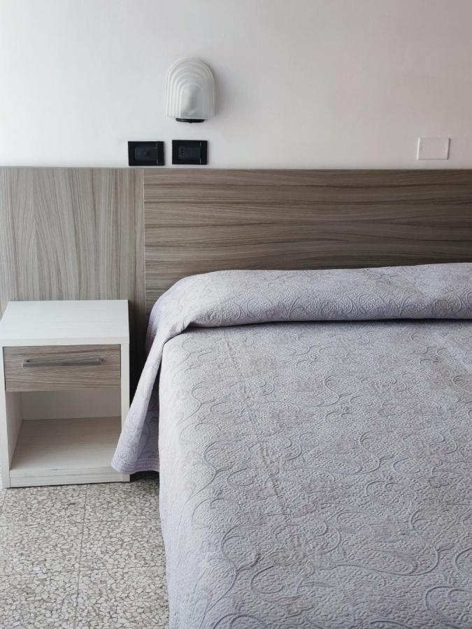 רימיני Hotel Ardesia מראה חיצוני תמונה