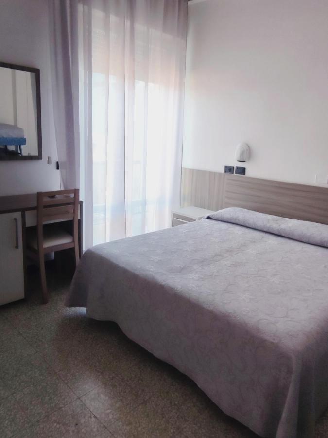 רימיני Hotel Ardesia מראה חיצוני תמונה