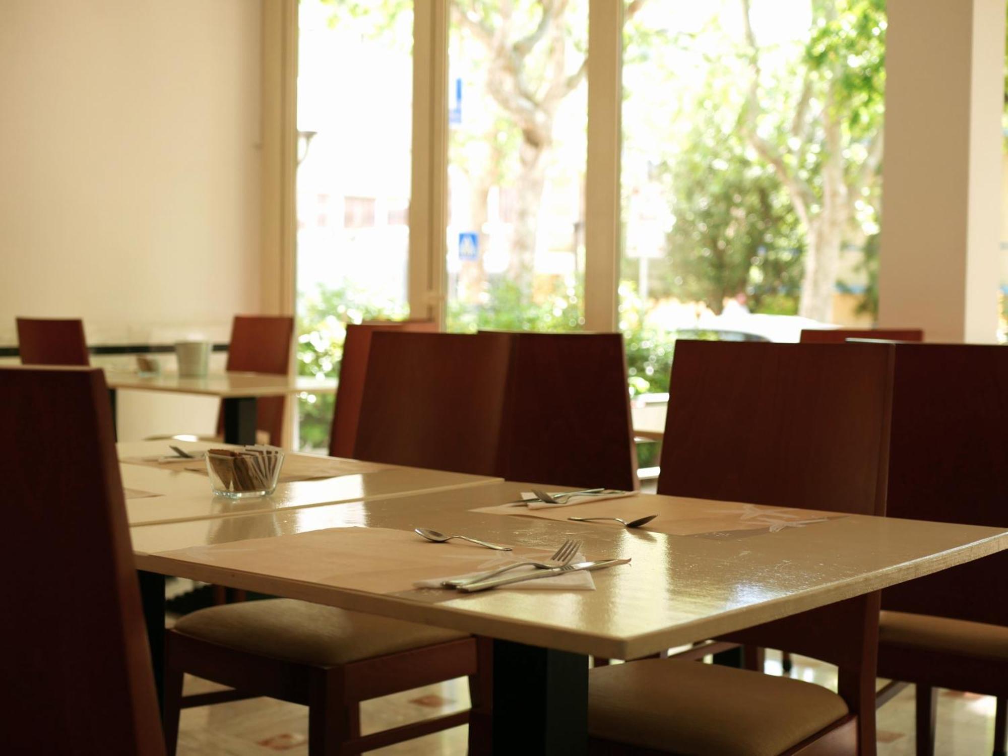 רימיני Hotel Ardesia מראה חיצוני תמונה