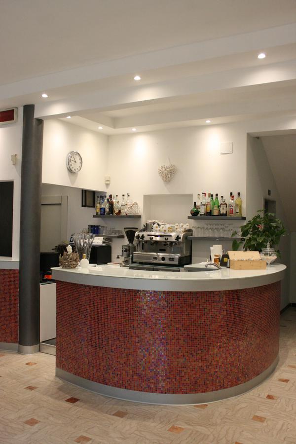 רימיני Hotel Ardesia מראה חיצוני תמונה